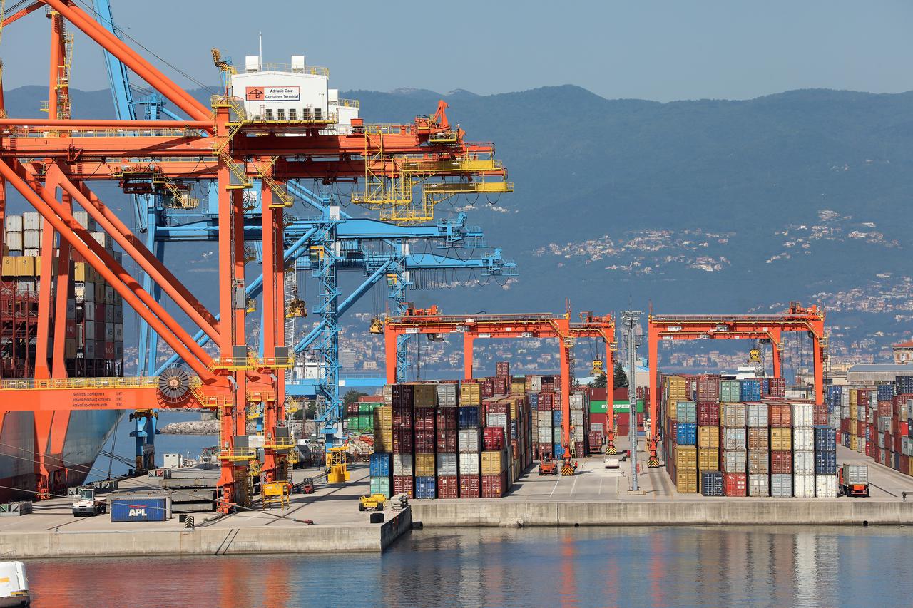 Rijeka: Brod Maersk Horsburgh na kontejnerskom terminalu