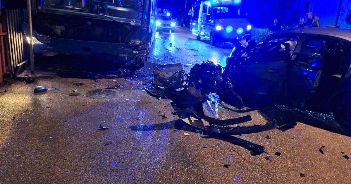 Galerija Te Ka Prometna Nesre A U Zagrebu Sudjelovali Auto I Zet Ov