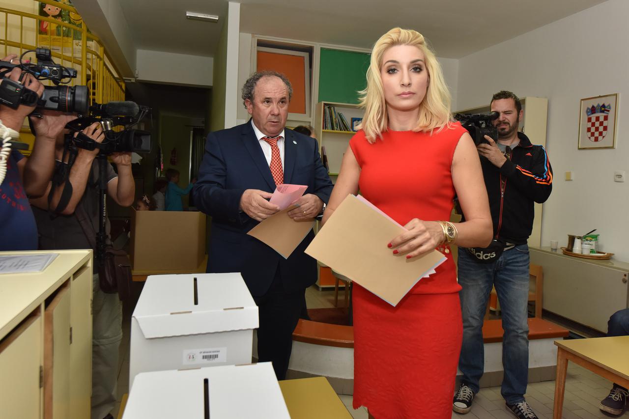 Split: Kandidat za gradonačelnika Željko Kerum ubacio glasački listić u krivu kutiju