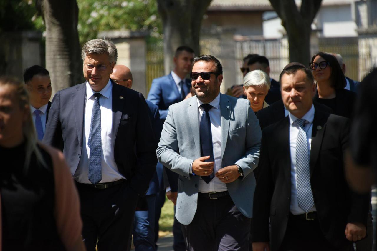Pula: Premijer Plenković posjetio je brodogradilište Uljanik i održao sastanak s predstavnicima Uprave