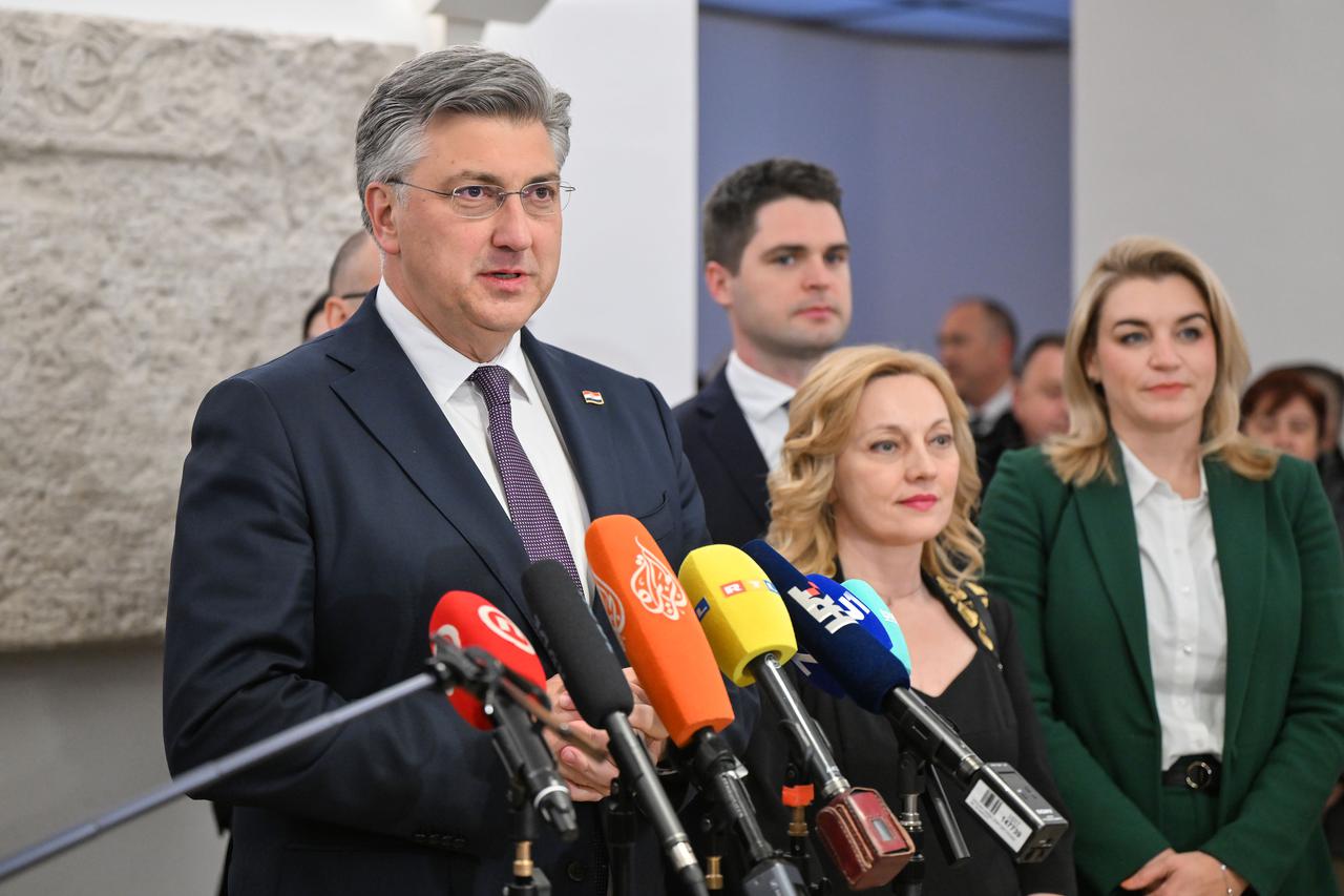 Zagreb: HDZ predao kandidacijske liste za Europski parlament