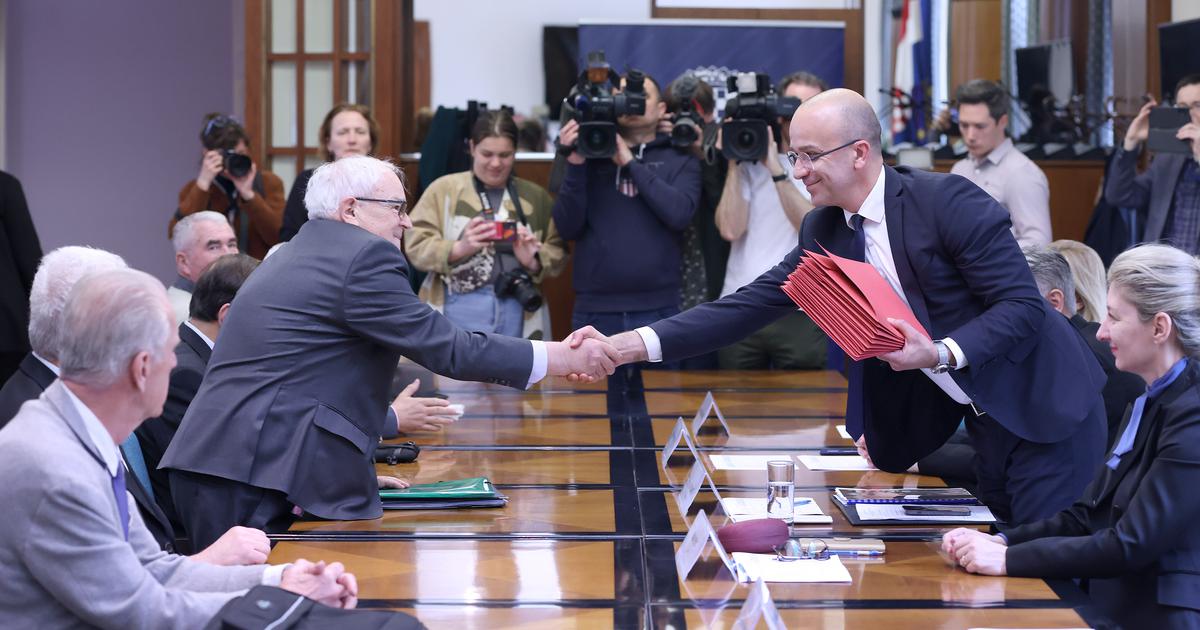 Galerija Koalicija Umirovljenici Zajedno Predali Liste Str