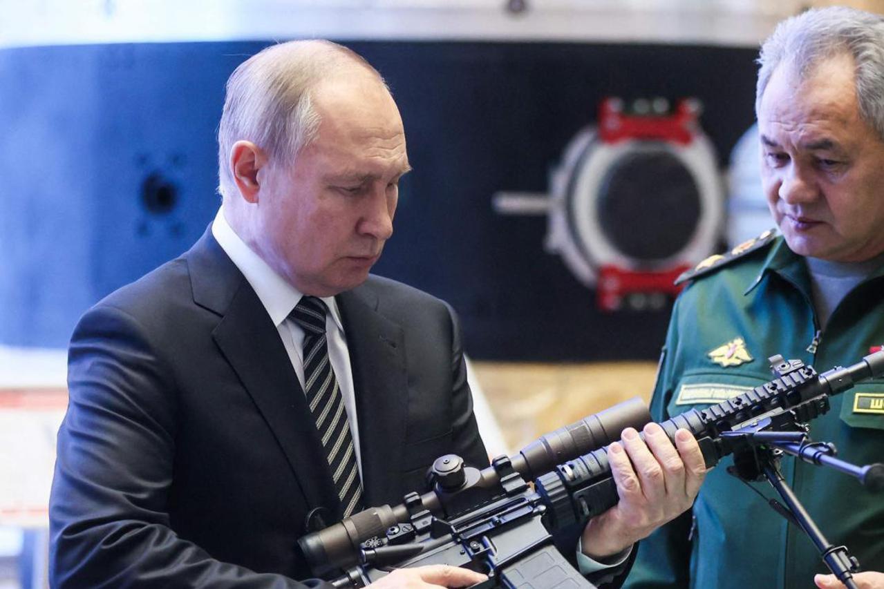 Putin i puška