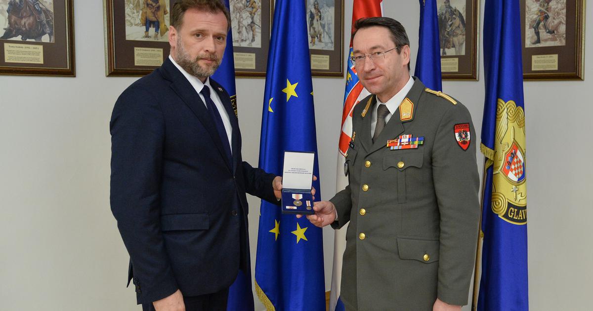 Banožić dodijelio generalu Franku medalju za civilno vojnu suradnju