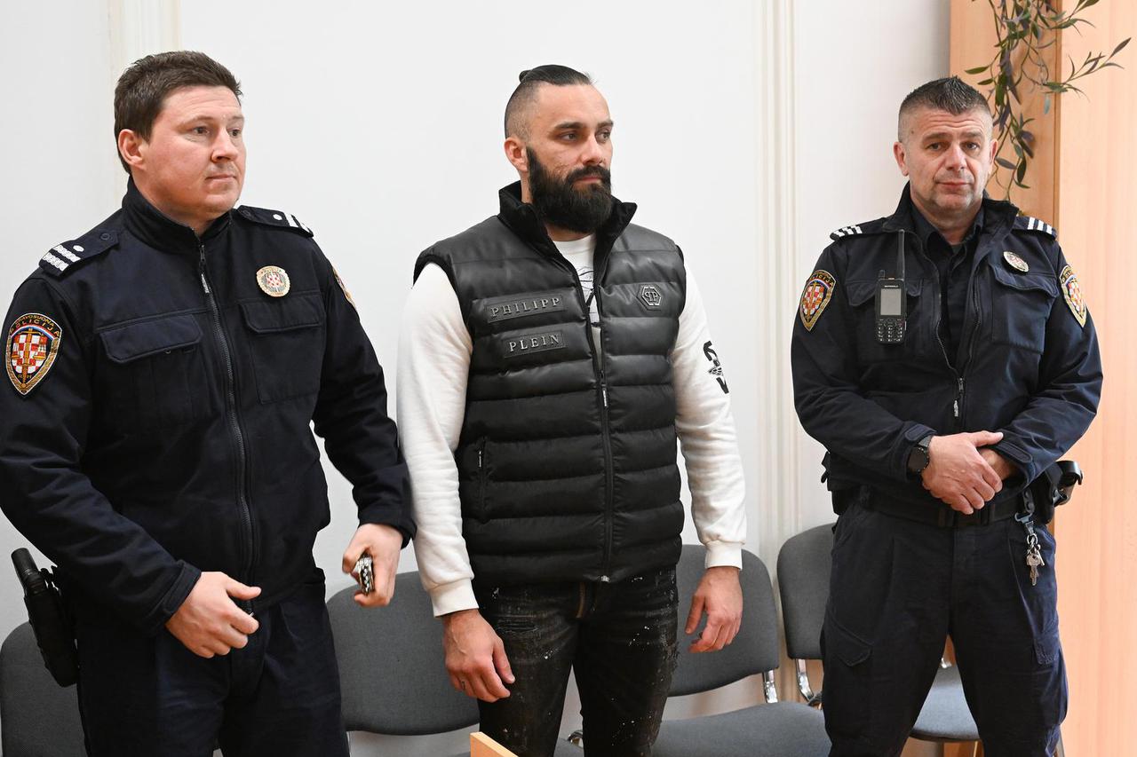 Zagreb: Objava presude za niz razbojstava bivšem policajcu Denisu Sivri na Županijskom sudu