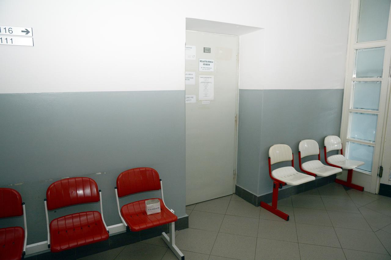 Sisak: Uobičajene gužve u čekaonicama pred ordinacijama liječnika opće medicine