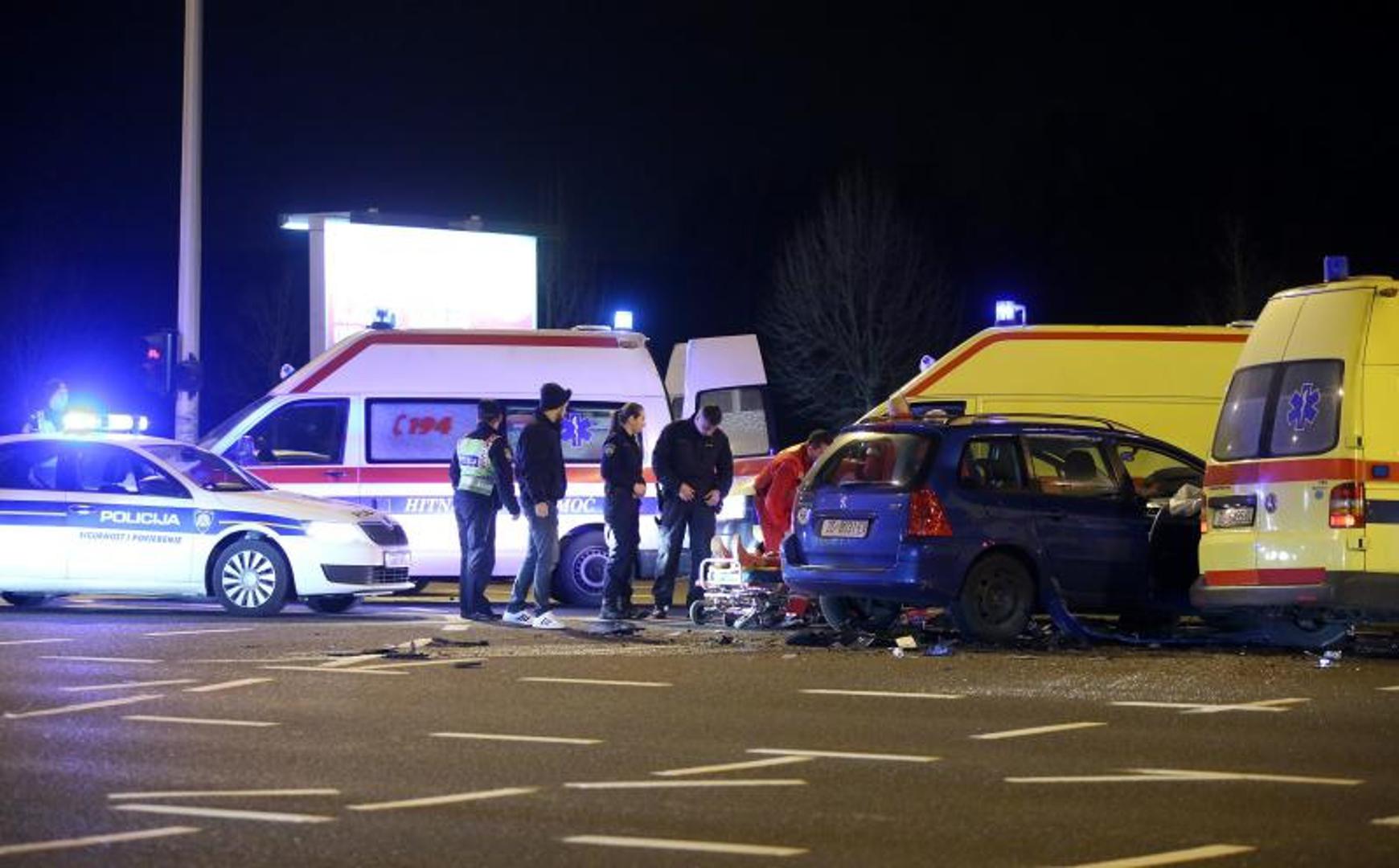 Galerija Na Zagrebačkoj aveniji sudario se automobil s vozilom Hitne