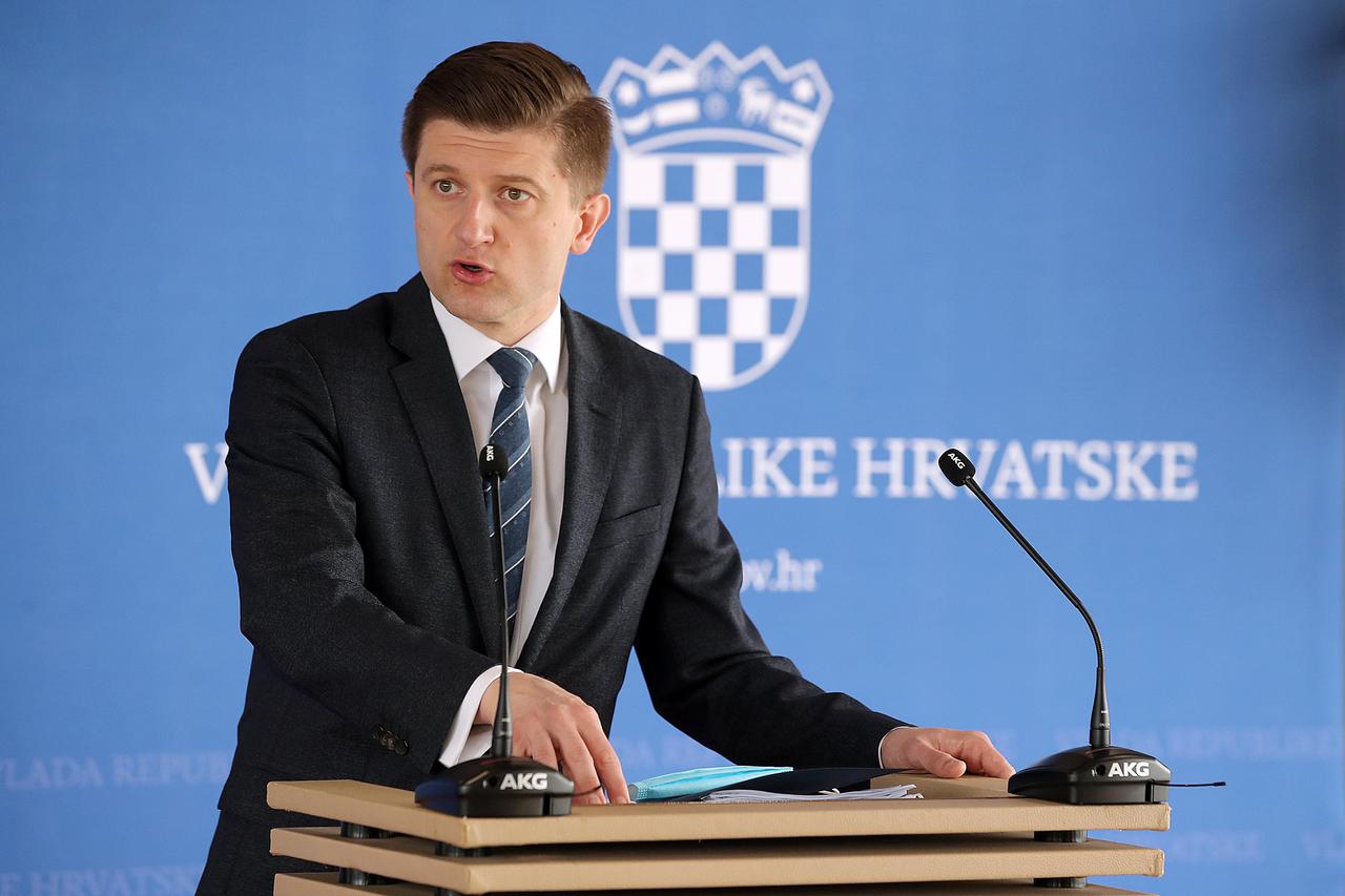 Zagreb: Ministar financija Zdravko Marić dao je izjavu za medije