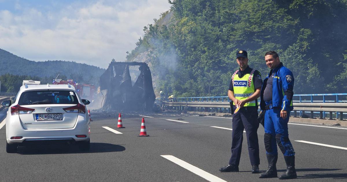 Galerija Foto Plamena Buktinja Na A Zapalio Se Kamion Prizori Su