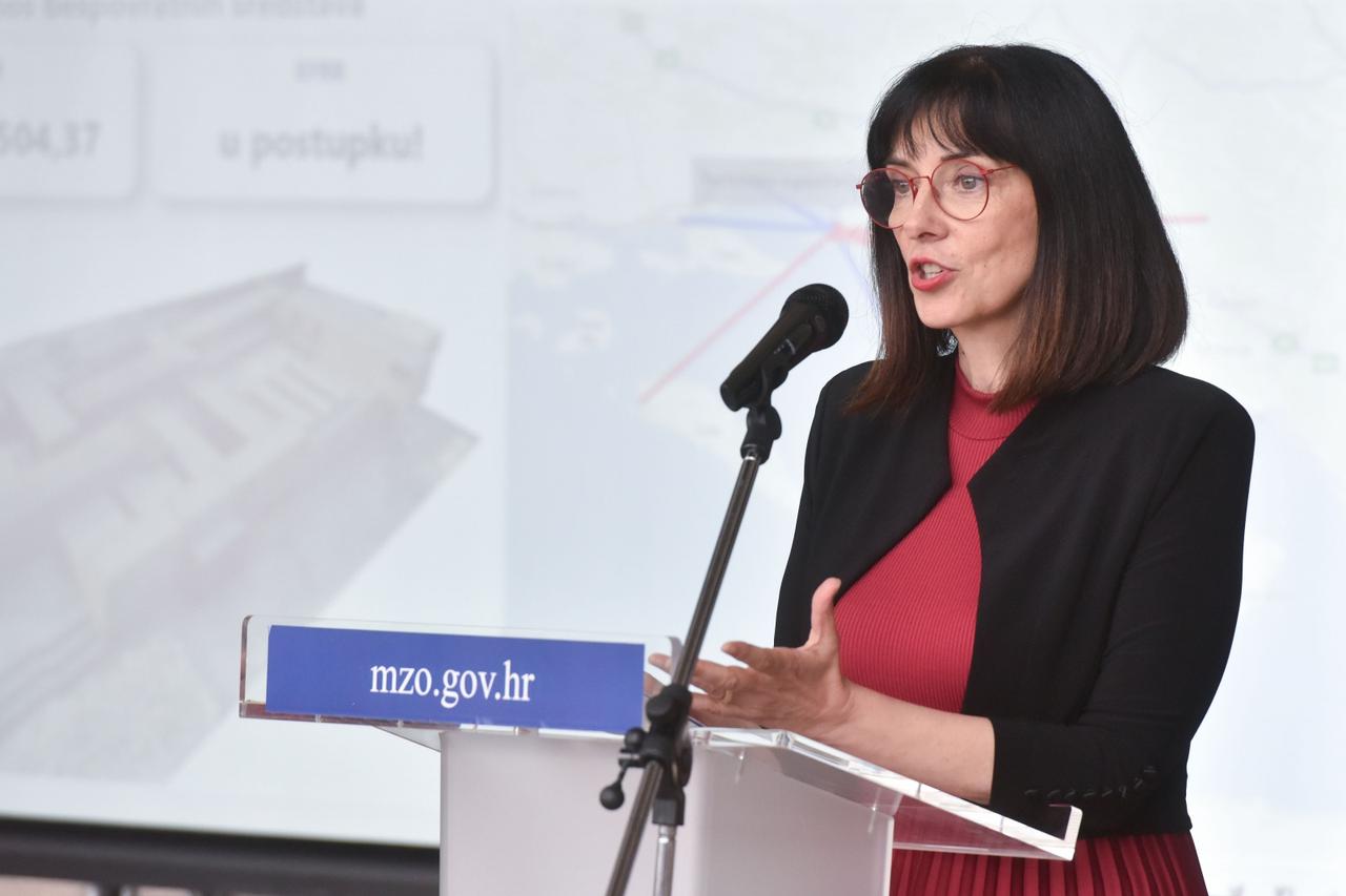 Zagreb: Ministrica Divjak uručila posljednji dio ugovora za regionalne centre kompetentnosti