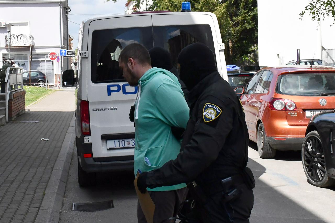 Slavonski Brod: ​Privođenje državljanina Ukrajine (22) osumnjičenog za ubojstvo sunarodnjaka
