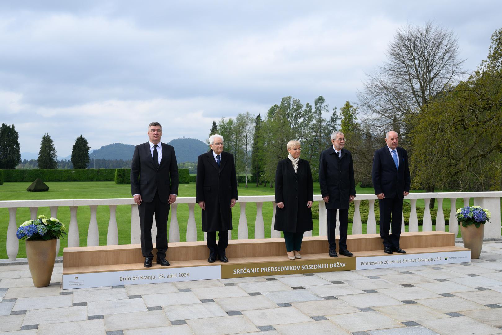 Predsjednici Sloveniji susjednih zemalja, među njima i hrvatski Zoran Milanović, okupili su se danas u Brdu kod Kranja kako bi obilježili dvadesetu godišnjicu slovenskog članstva u Europskoj uniji.