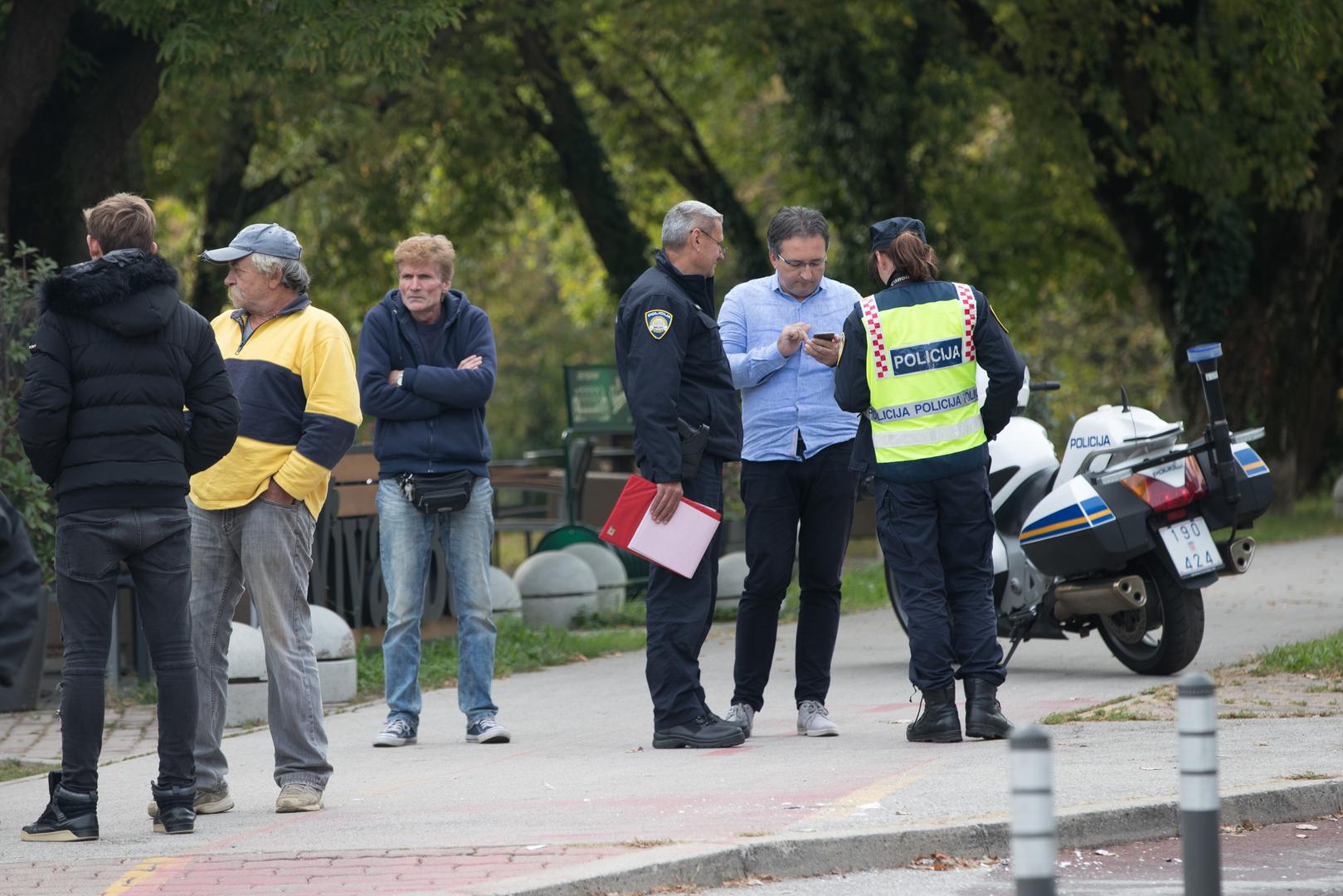 ...a policija provodi očevid. 