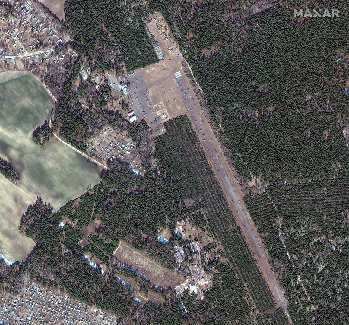 A satellite image shows an overview of Vd Bokov airfield and ground attack helicopters, in Mazyr, Belarus February 28, 2022. Satellite image 2022 Maxar Technologies/Handout via REUTERS THIS IMAGE HAS BEEN SUPPLIED BY A THIRD PARTY. NO RESALES. NO ARCHIVES. MANDATORY CREDIT. DO NOT OBSCURE LOGO Photo: MAXAR TECHNOLOGIES/REUTERS