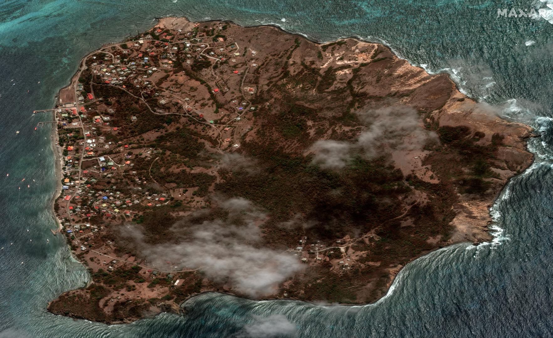 Beryl je u ponedjeljak ujutro zahvatio kopno na jugoistočnom karipskom otoku Carriacou, koji je dio Grenade, kao uragan 4. kategorije. 