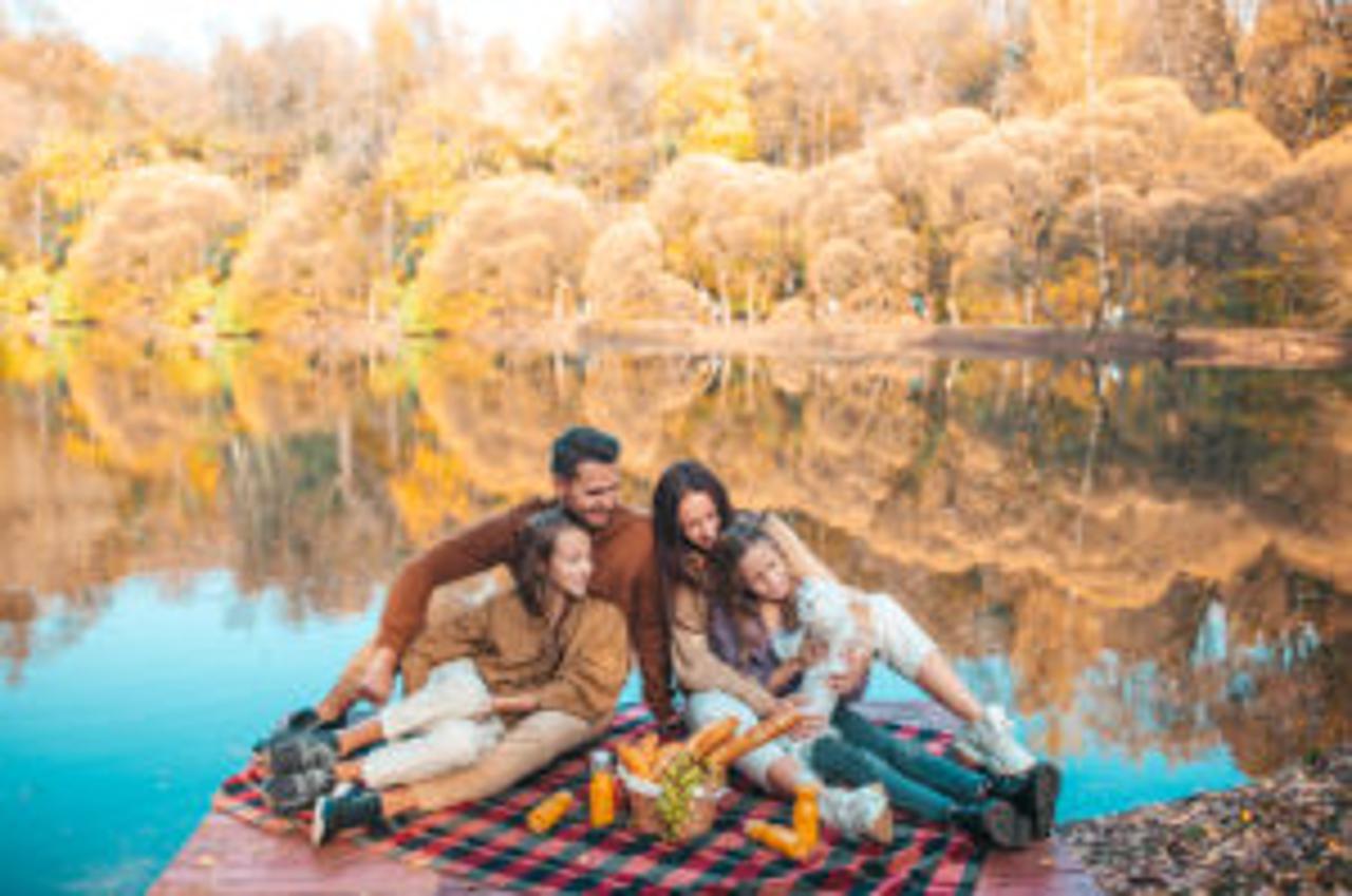 Feed/Njuskalo-Homepage/2024-38/Happy-Family-On-A-Picnic-In-The-Park-At-Autumn-2023-11-27-05-33-49-Utc-300X200.Jpg