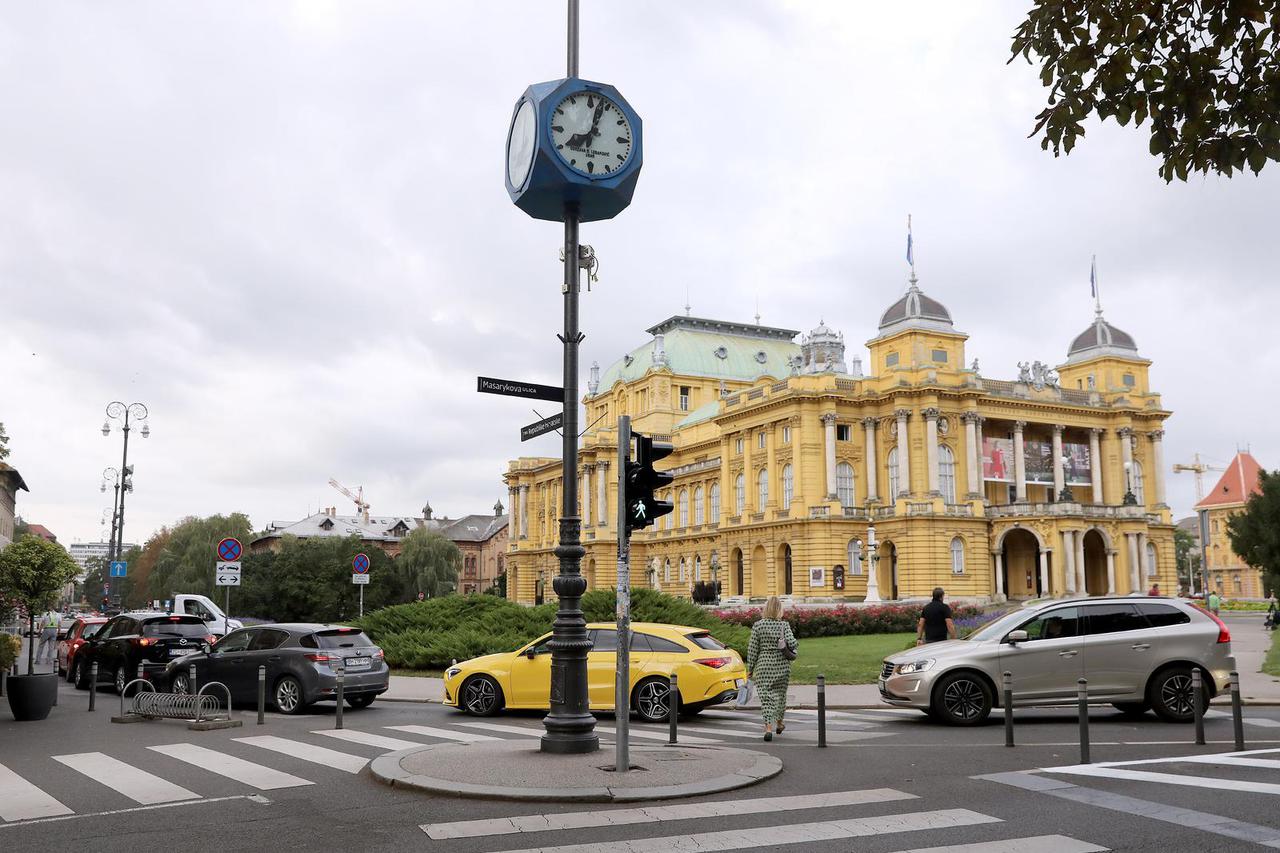Zagreb: Na Trgu Republike Hrvatske stvaraju se kolone