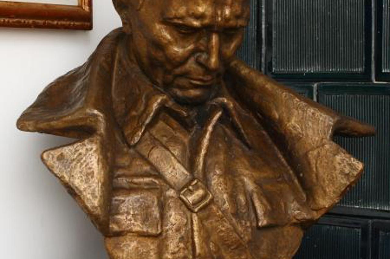 josip broz tito,titova bista