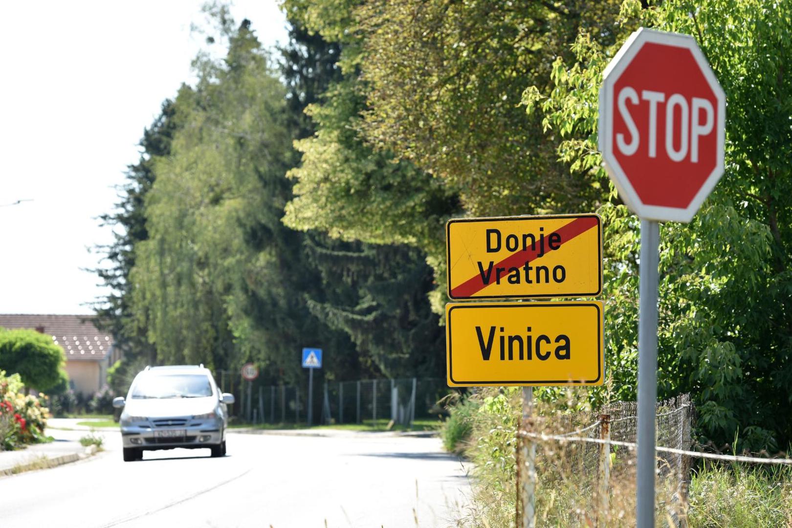 29.08.2020., Vinica- Odlukom lokalnog stozera svi mjestani na podrucju Vinice kod Varazdina moraju nositi maske i na otvorenom.
Photo: Vjeran Zganec Rogulja/PIXSELL