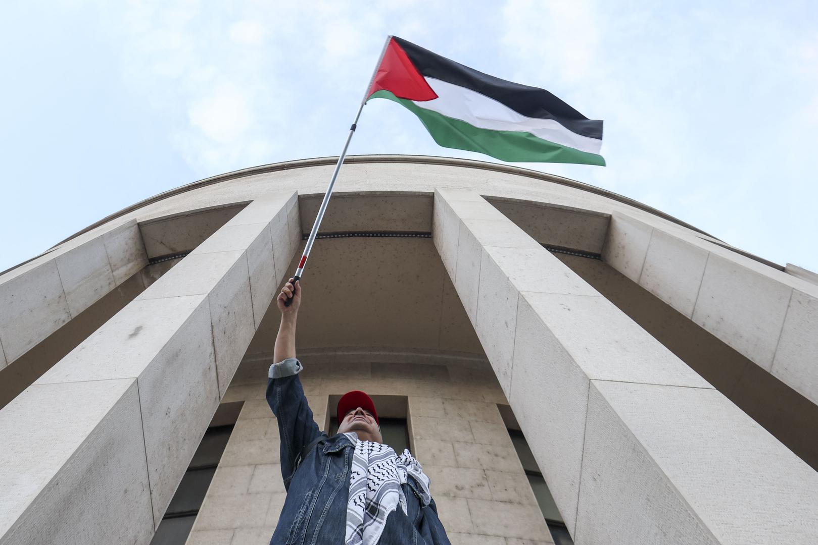 25.10.2023., Zagreb - Prosvjed Solidarno s Palestinom na Trgu zrtava fasizma. Ovaj prosvjed je dio globalnog odgovora na situaciju u kojoj se Gaza nemilosrdno bombardira svakoga dana, u kojoj nevjerojatan broj ljudi gubi svoje zivote.
 Photo: Igor Kralj/PIXSELL