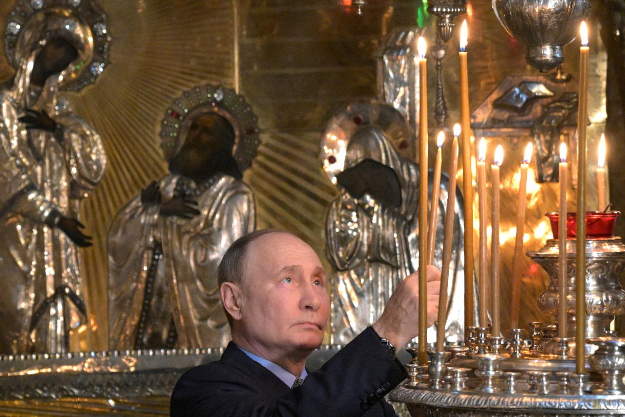 Russian President Putin visits Orthodox monastery near Moscow