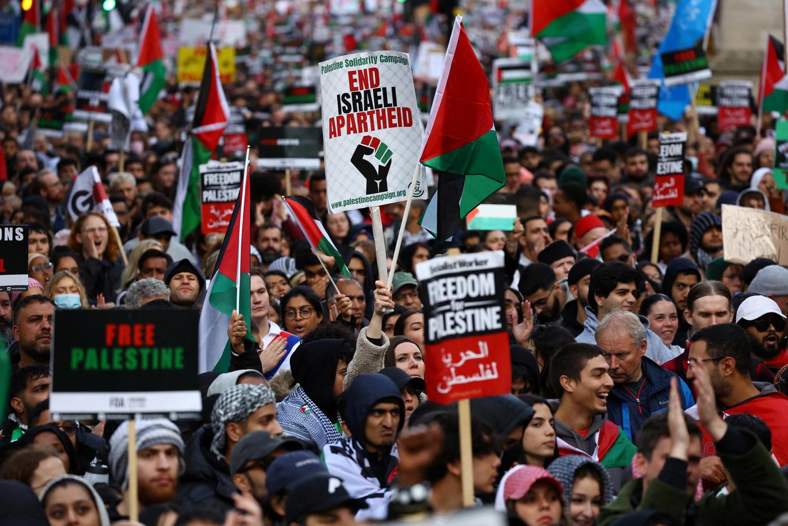 Demonstrators protest in solidarity with Palestinians in Gaza, amid the ongoing conflict between Israel and the Palestinian Islamist group Hamas, in London, Britain, October 21, 2023. REUTERS/Hannah McKay Photo: HANNAH MCKAY/REUTERS