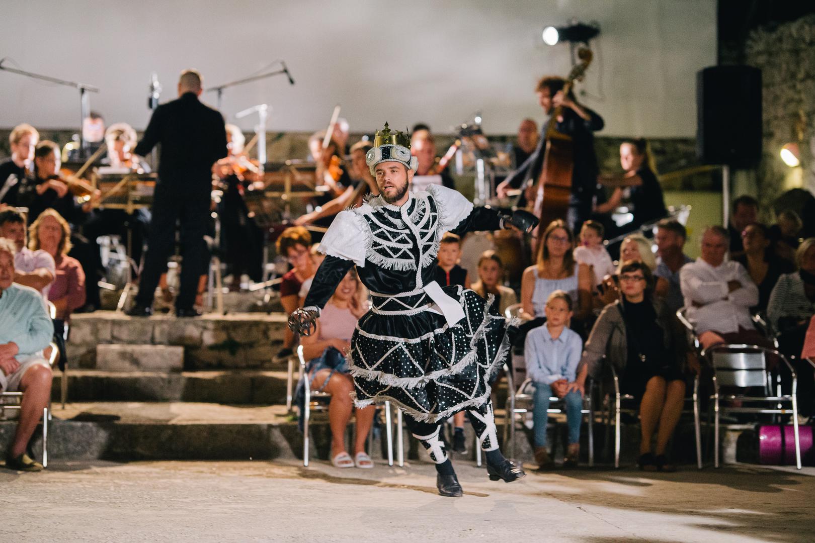 Barokna moreška na otvaranju desetog izdanja Korčulanskog baroknog festivala