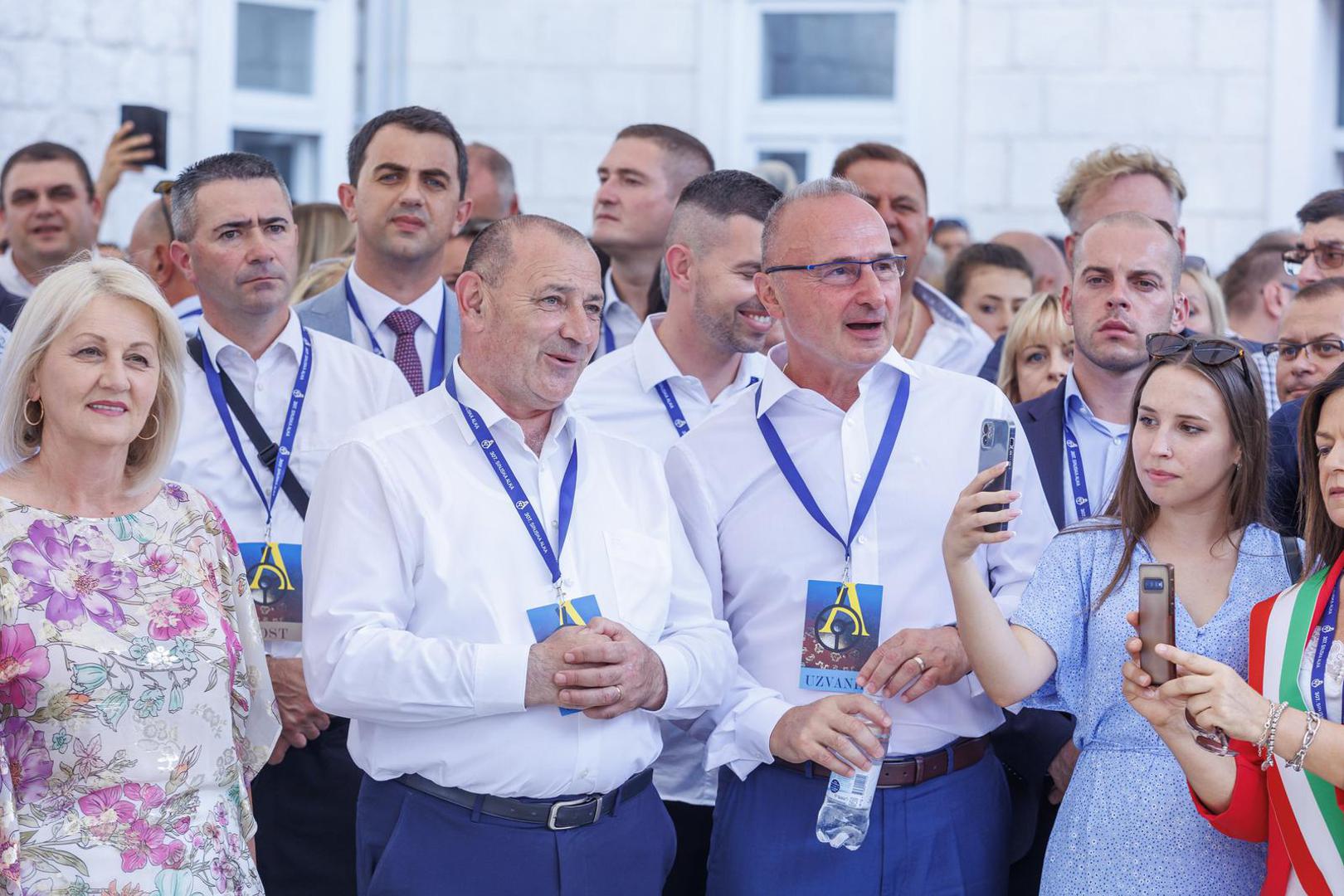 07.08.2022., Sinj - Predsjednik RH Zoran Milanovic, premijer Andrej Plenkovic s ministrima, predsjednik Republike Slovenije Borut Pahor sudjelovali su na Vojvodinom prijemu u Alkarskim dvorima.
Andrej Plenkovic, Tomo Medved, Gordan Grlic Radman
Photo:   Photo: Miroslav Lelas/PIXSELL