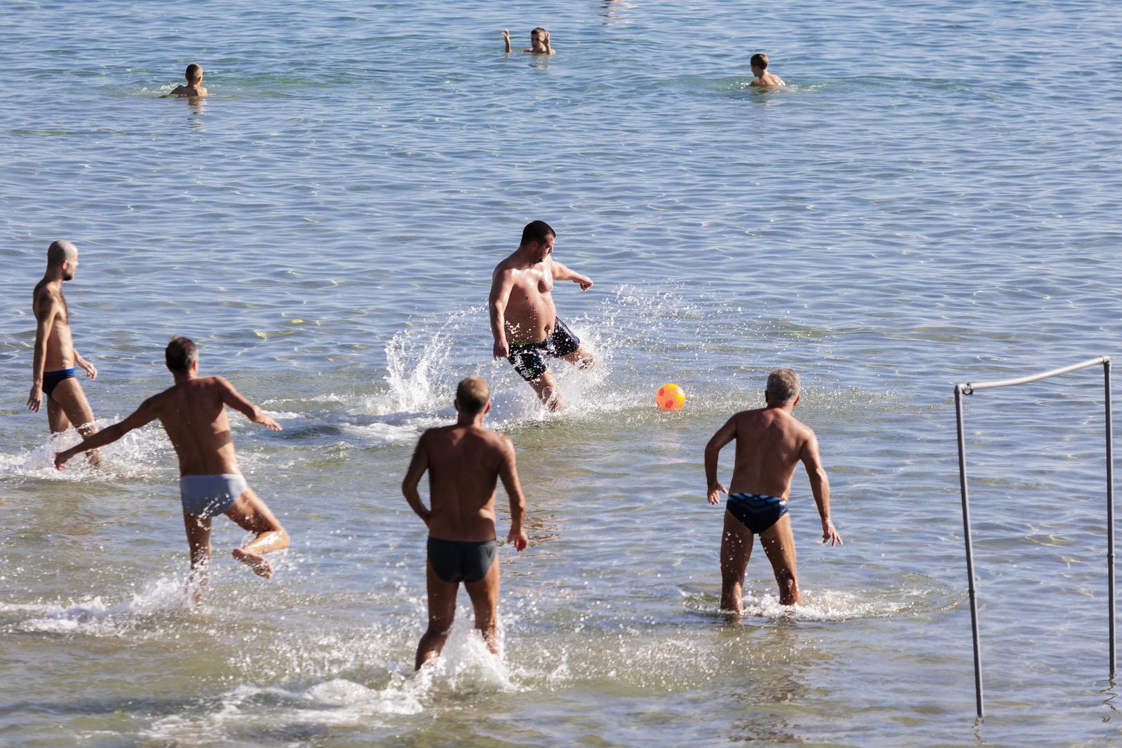 Ipak, u noći na srijedu očekuje se porast naoblake sa zapada. 