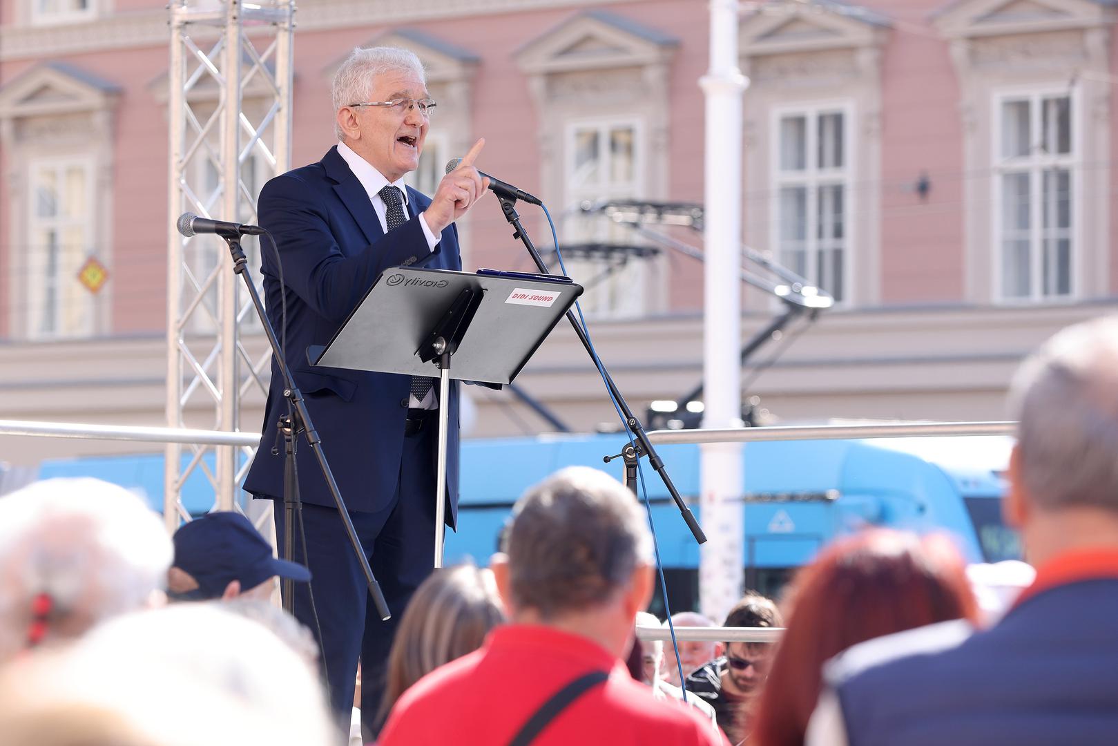 01.10.2024., Zagreb - Na Trgu bana Jelacica odrzan je prosvjed umirovljenika "Protiv siromastva" u organizaciji Bloka umirovljenici zajedno (BUZ). Photo: Patrik Macek/PIXSELL