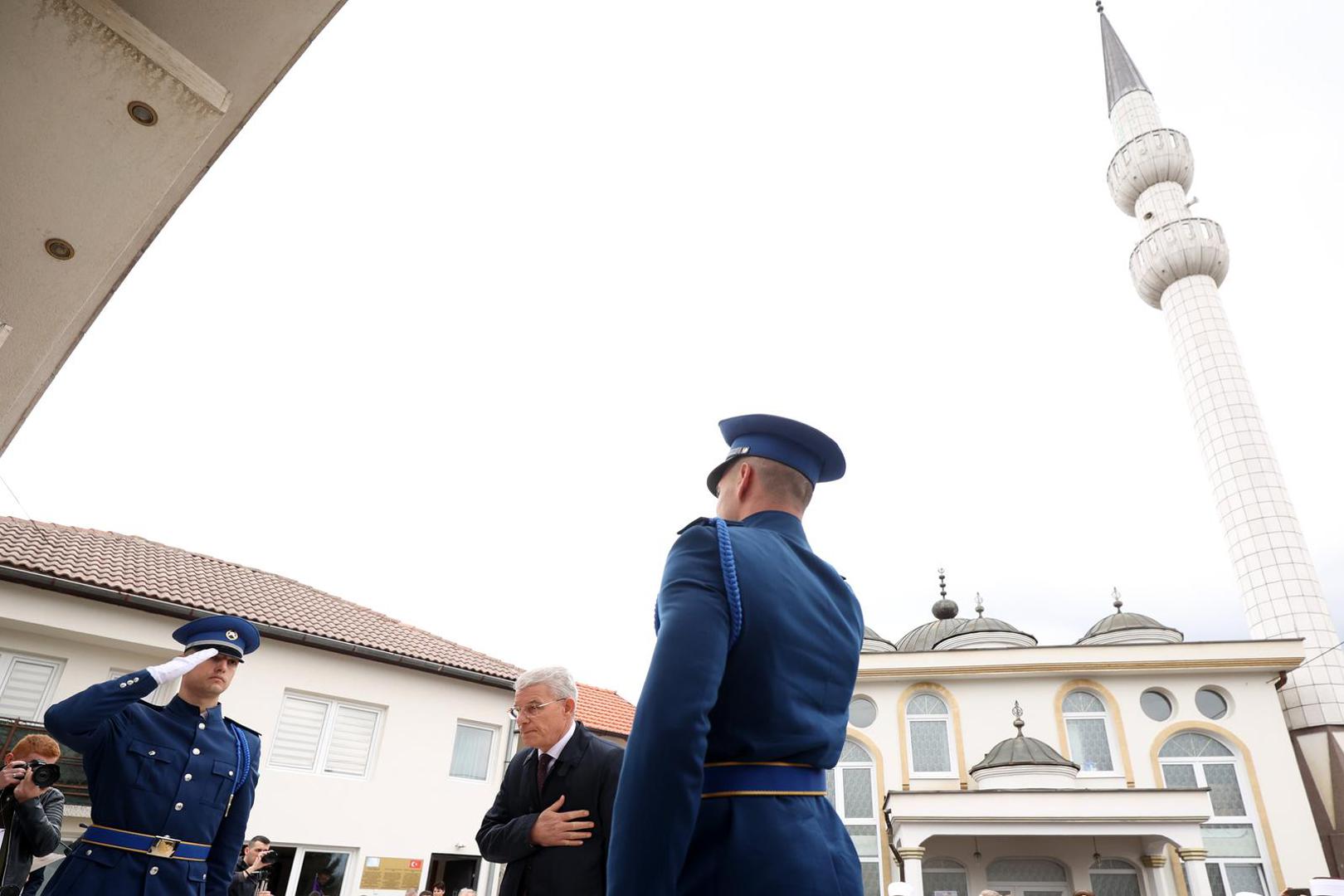 16.04.2022., Ahmici, Bosna i Hercegovina - Polaganjem cvijeca na spomen-obiljezje obiljezena 29. godisnjica masakra u selu Ahmici. Sefik Dzaferovic
 Photo: Armin Durgut/PIXSELL