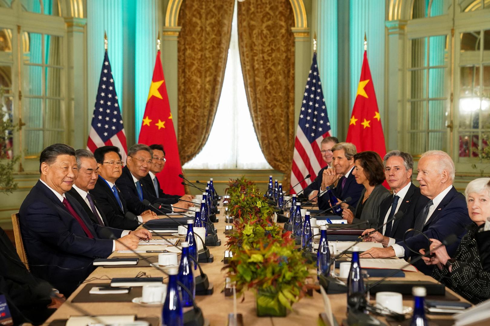 U.S. President Joe Biden and Chinese President Xi Jinping attend a bilateral meeting at Filoli estate on the sidelines of the Asia-Pacific Economic Cooperation (APEC) summit, in Woodside, California, U.S., November 15, 2023. REUTERS/Kevin Lamarque Photo: KEVIN LAMARQUE/REUTERS