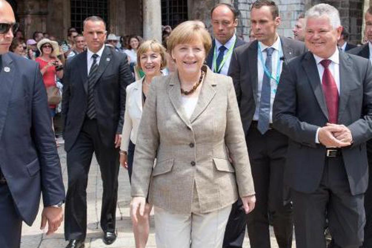 Angela Merkel,Stradun