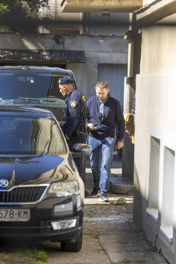 21.09.2024., Osijek - Vise osoba uhiceno je jutros na podrucju Zagreba, Osijeka i Vukovara zbog sumnje u koruptivna kaznena djela, a medju njima je i Josip Skoric, bivsi sef Hrvatskih cesta: Djelatnici policije provode pretres u Skoricevoj kuci.  Photo: Borna Jaksic/PIXSELL