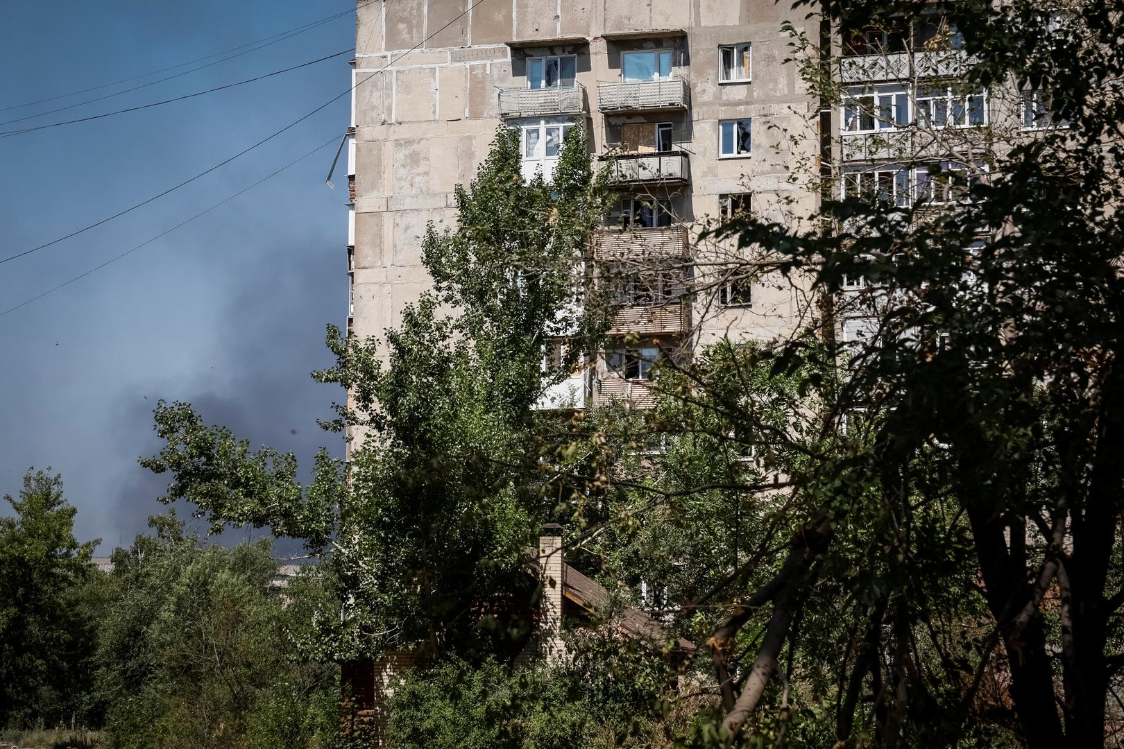 Smoke rises near a damaged residential building, after recent Russian air strikes, in the town of Toretsk, amid Russia's attack on Ukraine, near a front line in Donetsk region, Ukraine July 3, 2024. REUTERS/Alina Smutko Photo: ALINA SMUTKO/REUTERS