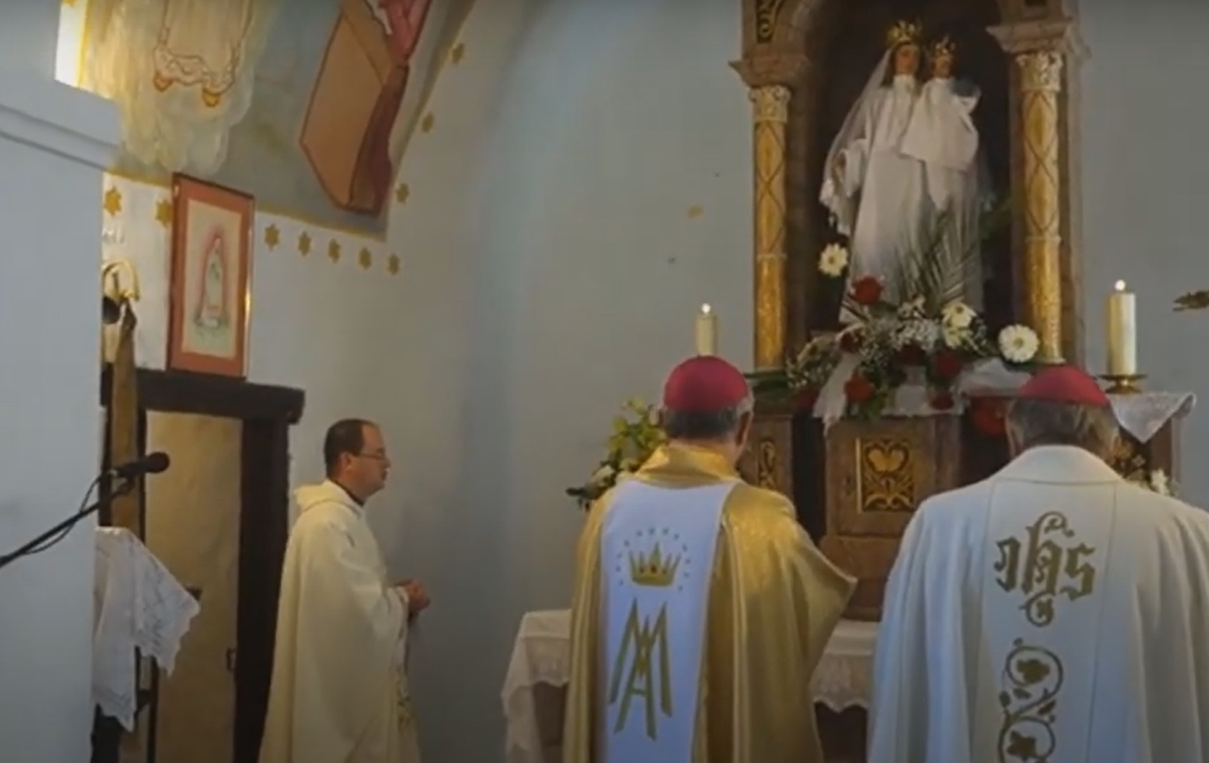 KRASNO

Župna crkva Gospe od Krasna poznato je proštenište posvećeno Majci Božjoj, a nekada je svetište Majke Božje od Krasna na Velebitu bilo najjače marijansko proštenište u Hrvatskoj, posjećenije od Marije Bistrice i Trsata.