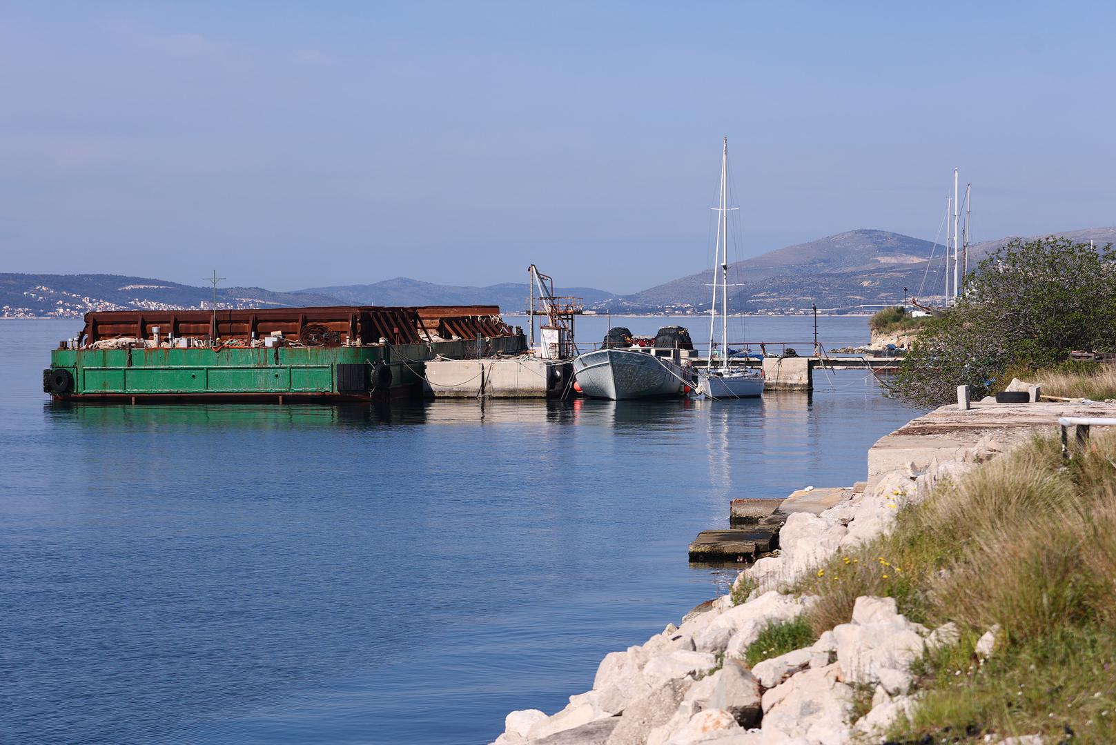 20.04.2023., Split - Deponij radioaktivne sljake na lokaciji nekadašnje tvornice Jugovinil u Kastel Sucurcu. Photo: Miroslav Lelas/PIXSELL