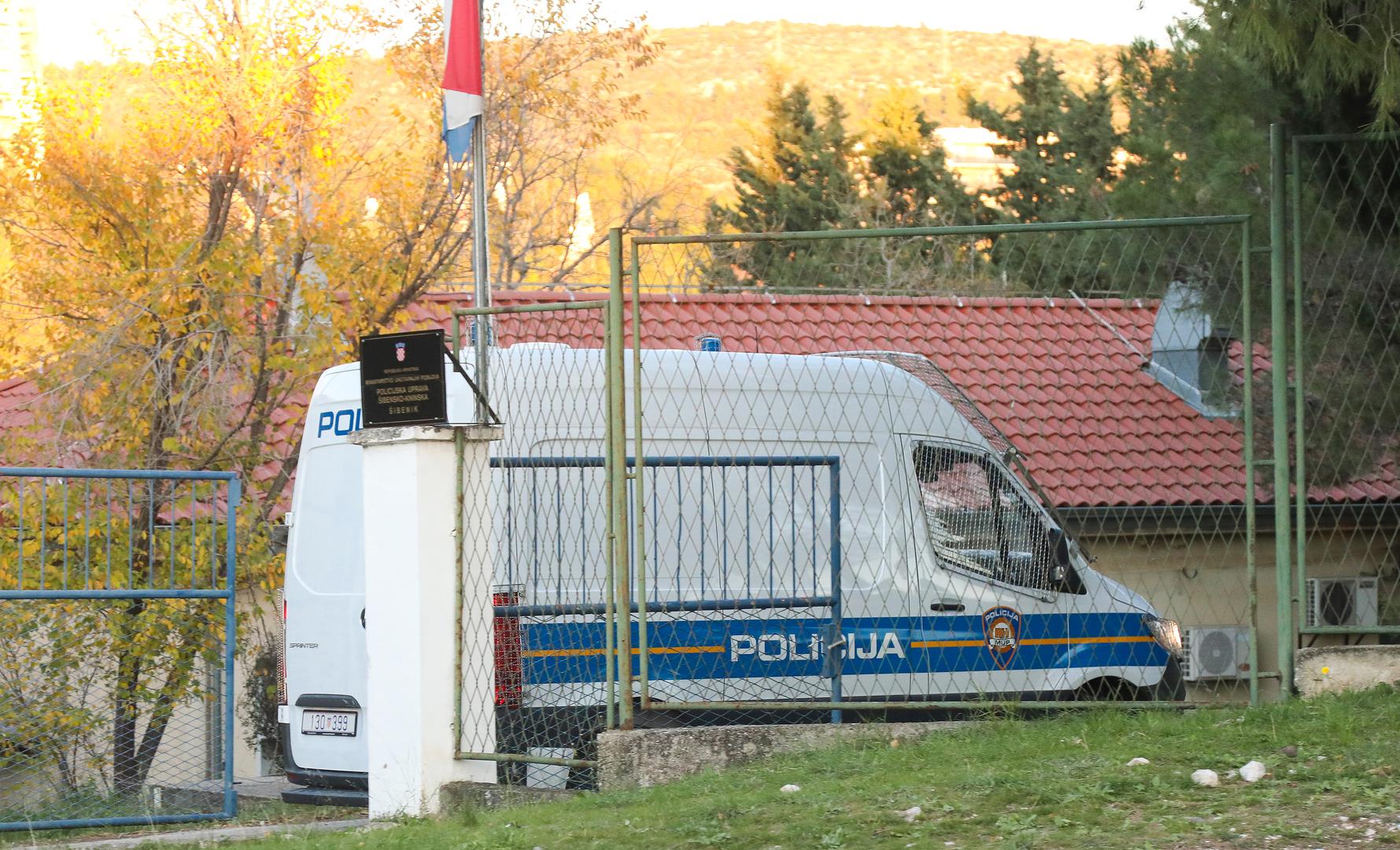 17.12.2023., Sibenik - U policijskom kombiju priveden je vozac koji je bio u bjegu nakon sto je sinoc u Tribunju pregazio djevojku (18) Photo: Dusko Jaramaz/PIXSELL