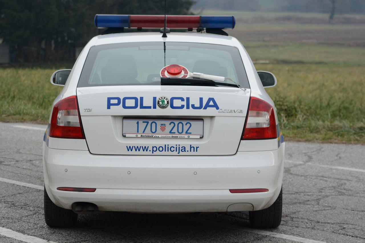 policija