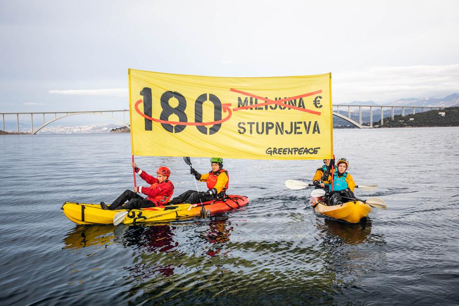 Greenpeaceovi kajaktivisti