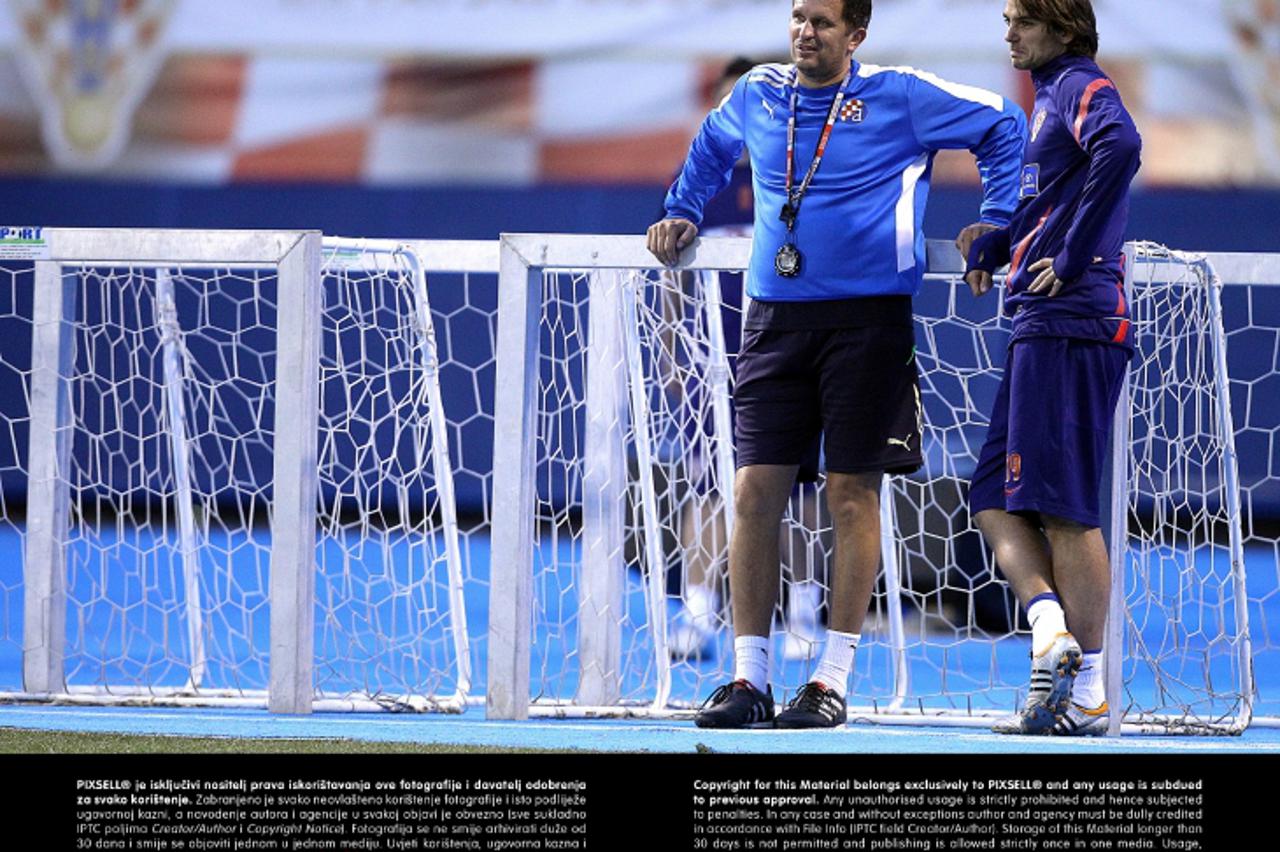 '05.09.2012., Zagreb - Trening Hrvatske nogometne reprezentacije na stadionu u Maksimiru pred kvalifikacijsku utakmicu protiv Makedonije za odlazak na SP u Brazil 2014. Igor Cvitanovic, Niko Kranjcar.