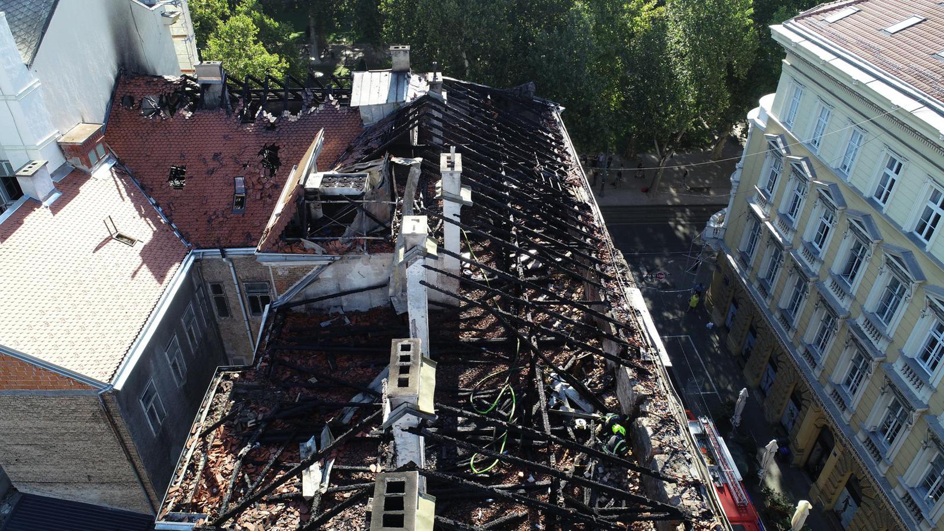 19.07.2022.,Zagreb - Pogled iz zraka na  kroviste koje je jucer izgorilo. U centru Zagreba sinoc je buknuo veliki pozar u kojem je gorilo kroviste zgrade u Berislavicevoj ulici.Iako je vatrena stihija izgledala dramaticno, vatrogasci su pozar u vrlo kratkom roku stavili pod nadzor. Photo: JVP Zagreb/PIXSELL