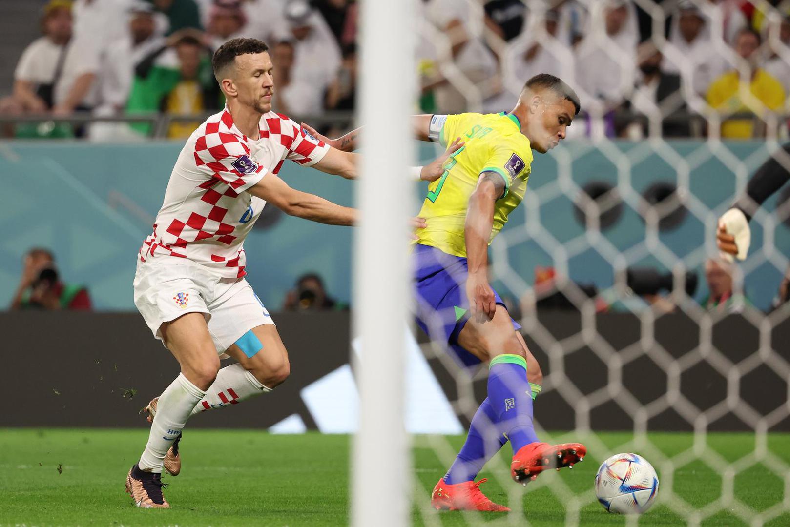 09.12.2022., stadion Education City, Al Rayyan, Katar - FIFA Svjetsko prvenstvo, cetvrtfinale, Hrvatska - Brazil. Thiago Silva,Ivan Perisic Photo: Goran Stanzl/PIXSELL