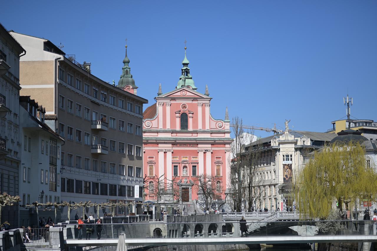 Proljetni dan u Ljubljani, glavnom gradu Slovenije