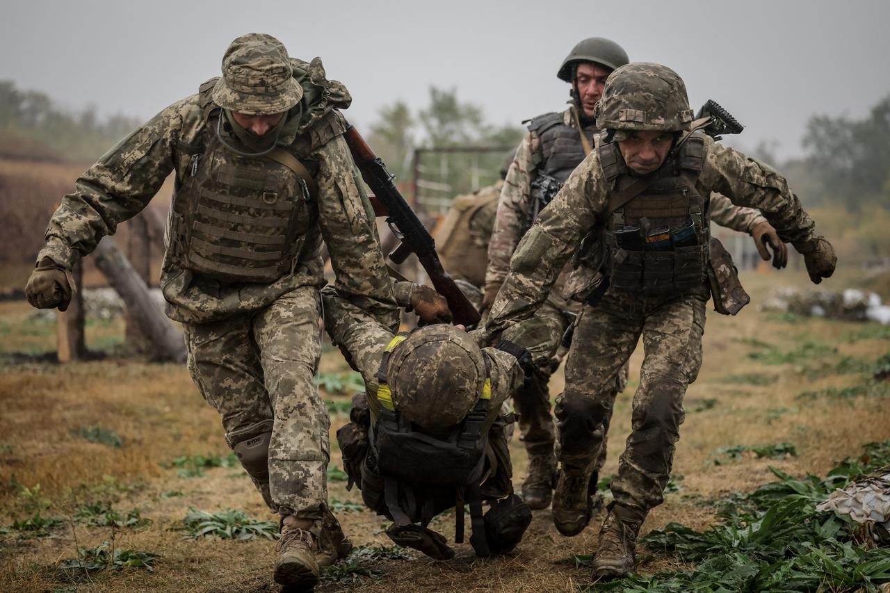 New recruits of the Ukrainian Armed Forces attend a tactical exercise in Donetsk region