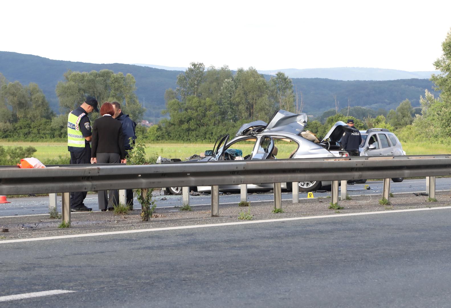 31.05.2024., Novska - Na sjevernoj strani autoceste A3 izmedju cvora Okucani i Novska dogodila se prometna nesreca u kojoj je sudjelovalo teretno i osobno vozilo. Dvije osobe su smrtno stradale dok je jedna osoba prevezena u bolnicu u Novu Gradisku. Policijski ocevid je u tijeku. Photo: Edina Zuko/PIXSELL