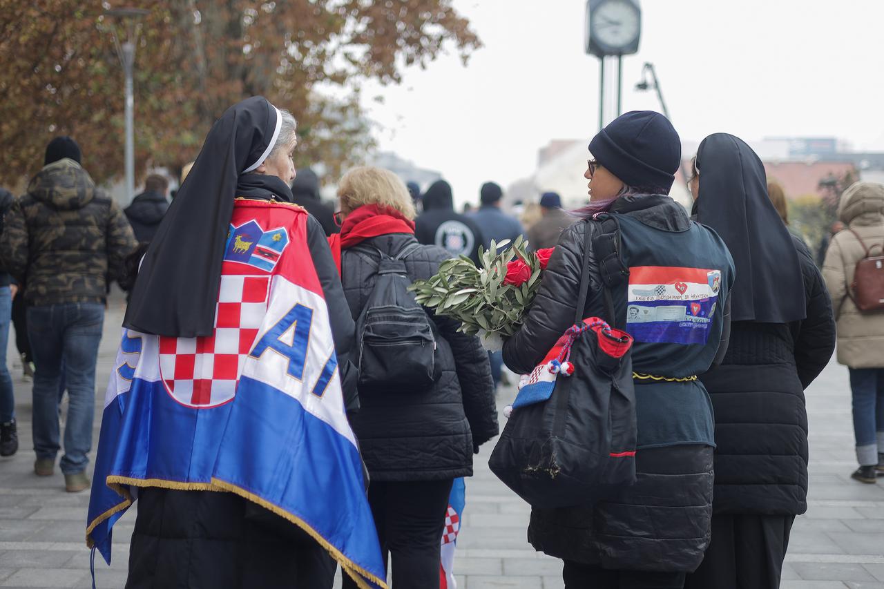 Vukovar: Okupljanje uoči obilježavanja 33. obljetnice stradanja Vukovara