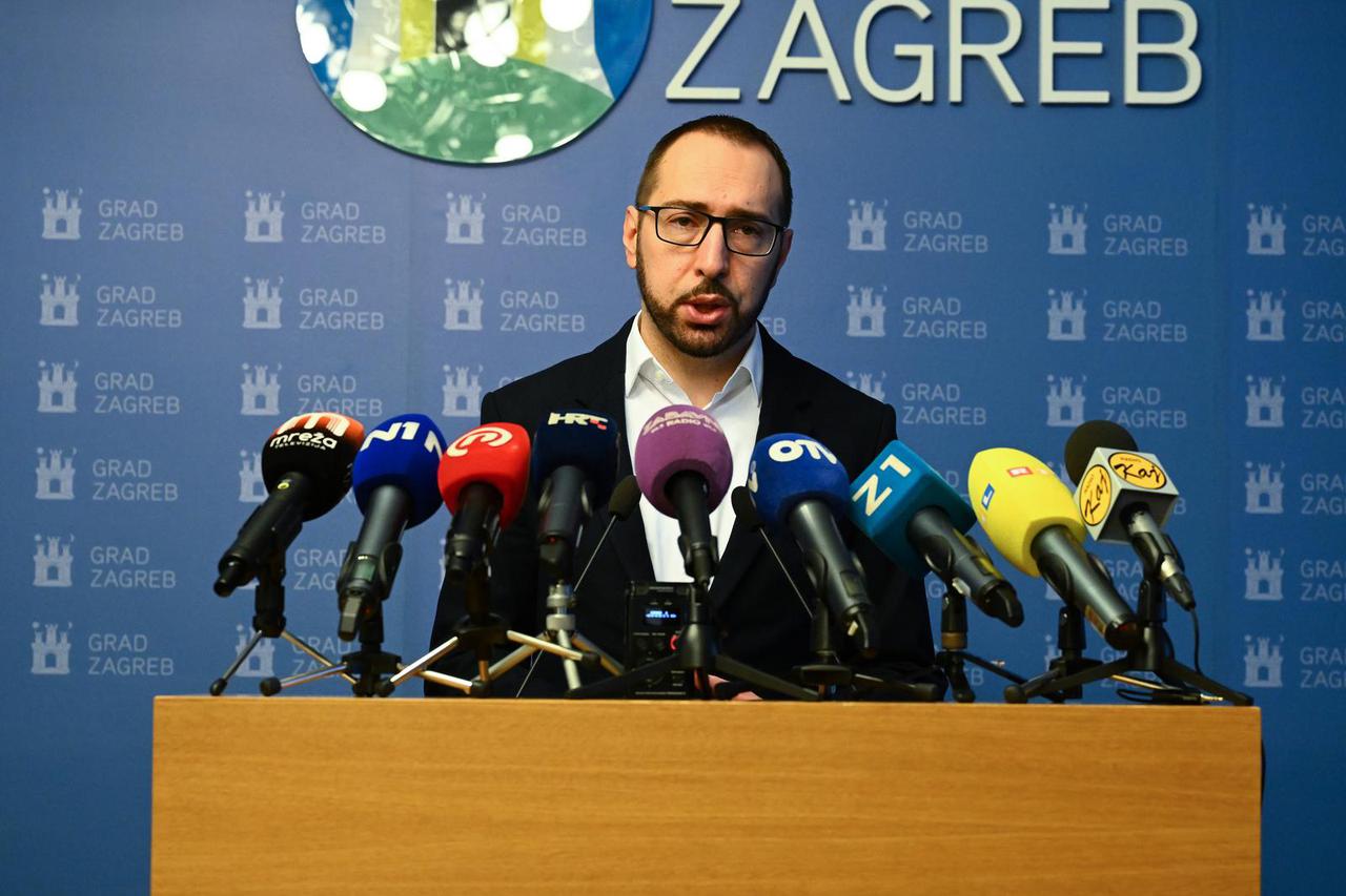 Gradonačelnik Grada Zagreba Tomislav Tomašević sa zamjenicima održao je konferenciju za medije 