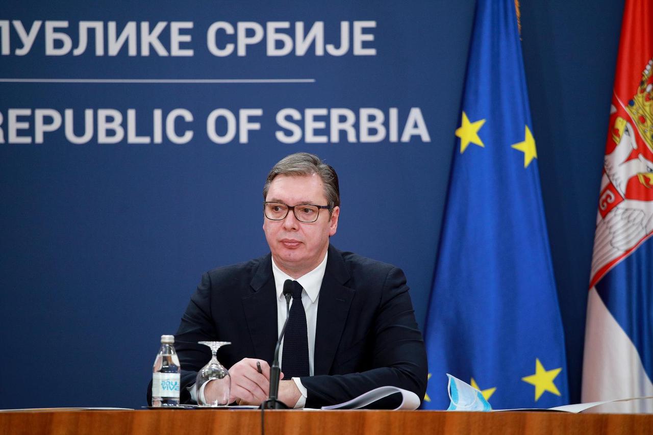 Address by the President of the Republic of Serbia, Aleksandar Vucic, and the Prime Minister, Ana Brnabic, to the media after the government session.

Obracanje predsednika Republike Srbije Aleksandra Vucica i premijerke Ane Brnabic medijima posle sednice