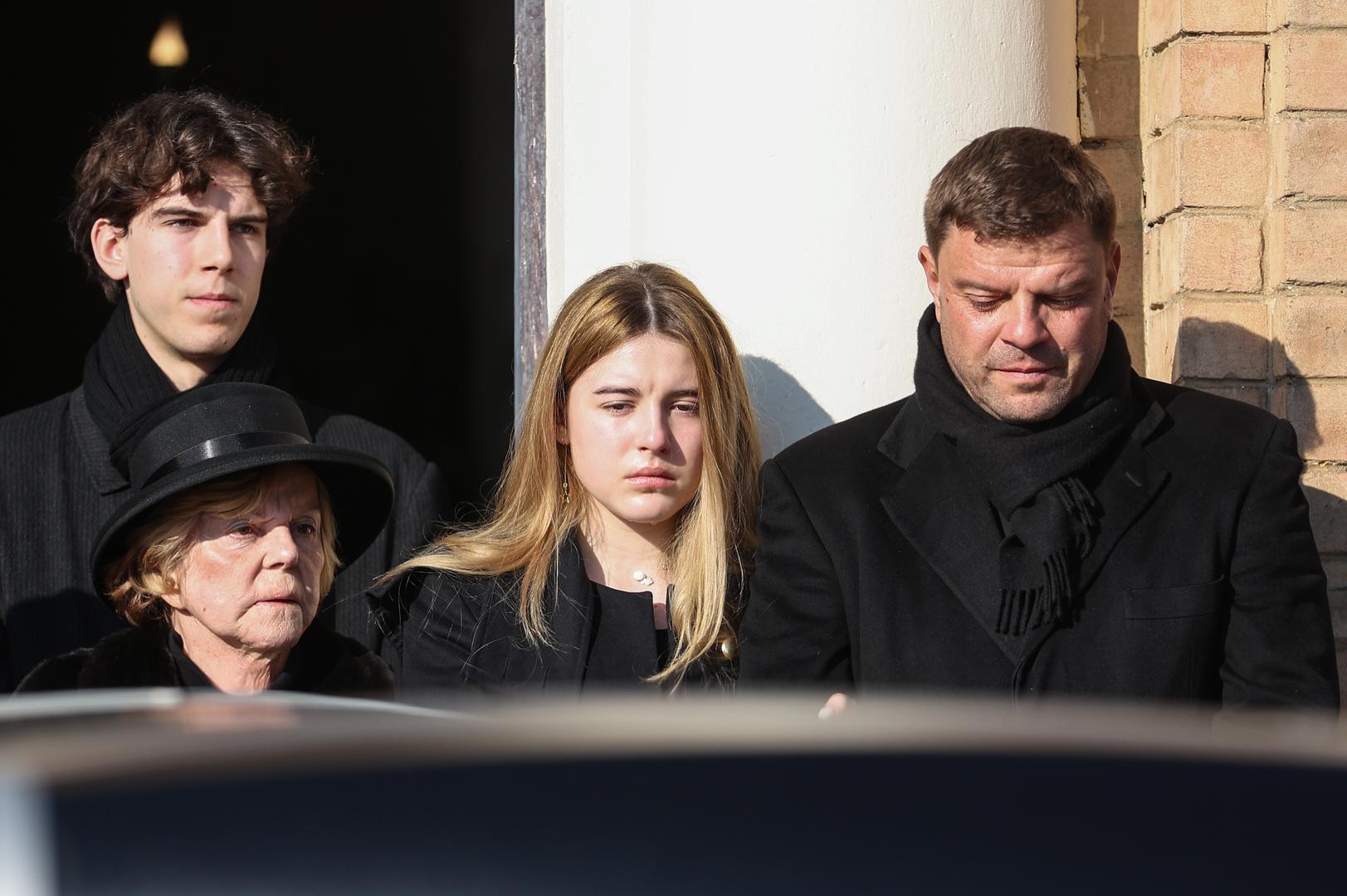 15.02.2023., Zagreb - Posljednji ispracaj Miroslava Cire Blazevica u Aleji velikana na groblju Mirogoj. Obitelj Miroslava Cire Blazevica Photo: Luka Stanzl/PIXSELL